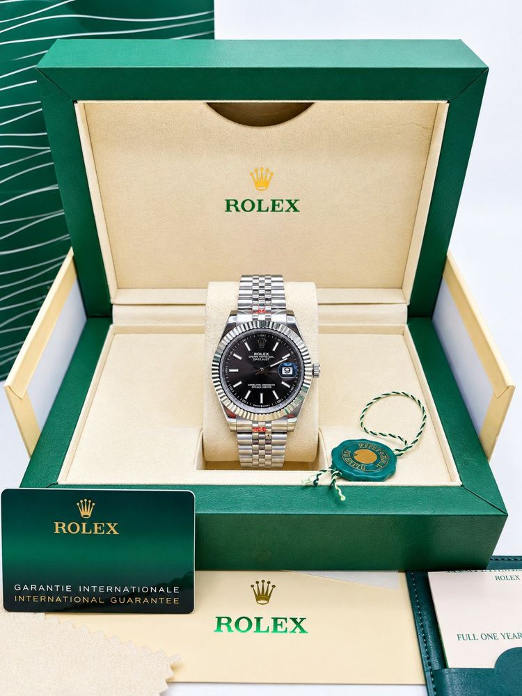 Kolekcija A Ref. DJ-131 — Črna številčnica, fluted bezel — s kutijom i papirima
